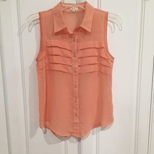 E M Sweet peach blouse button top